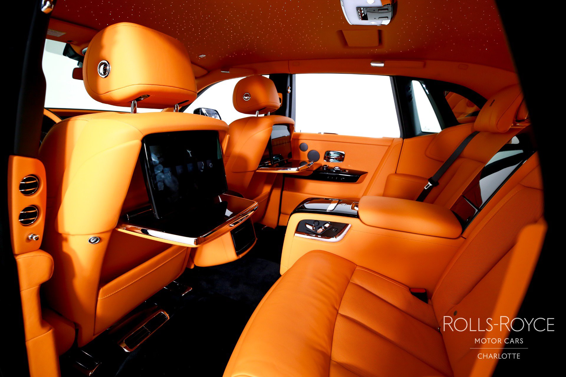 New 2027 Rolls-Royce Phantom Sedan RWD image 20