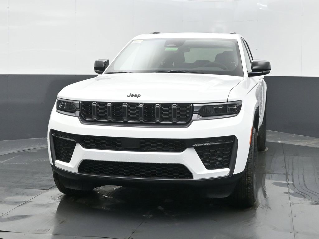 New 2026 Jeep Grand Cherokee Laredo image 3