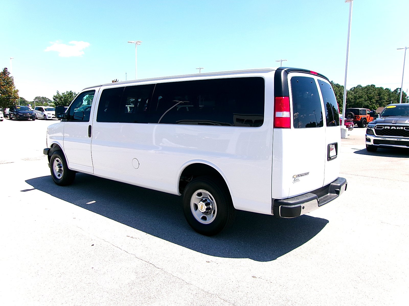 Used 2024 Chevrolet Express 3500 LT w/ LT Preferred Equipment Group RWD image 4