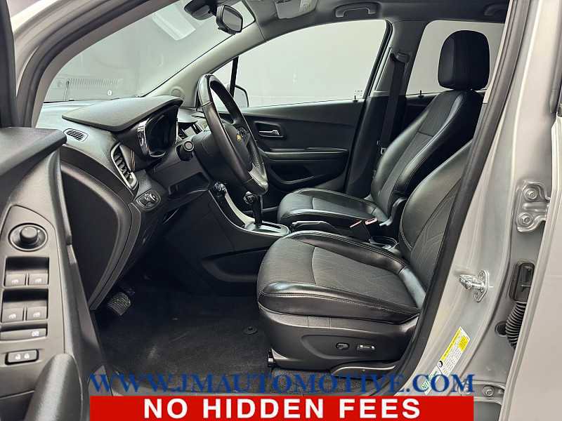 Used 2021 Chevrolet Trax LT w/ Driver Confidence Package image 12