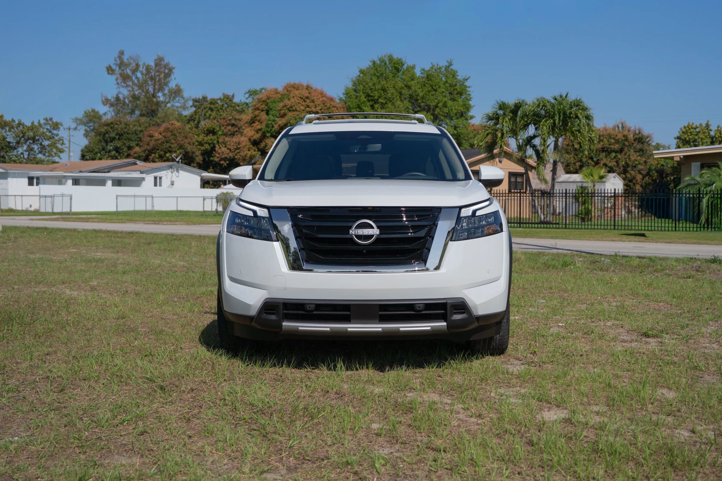 Used 2025 Nissan Pathfinder SL w/ SL Premium Package image 2