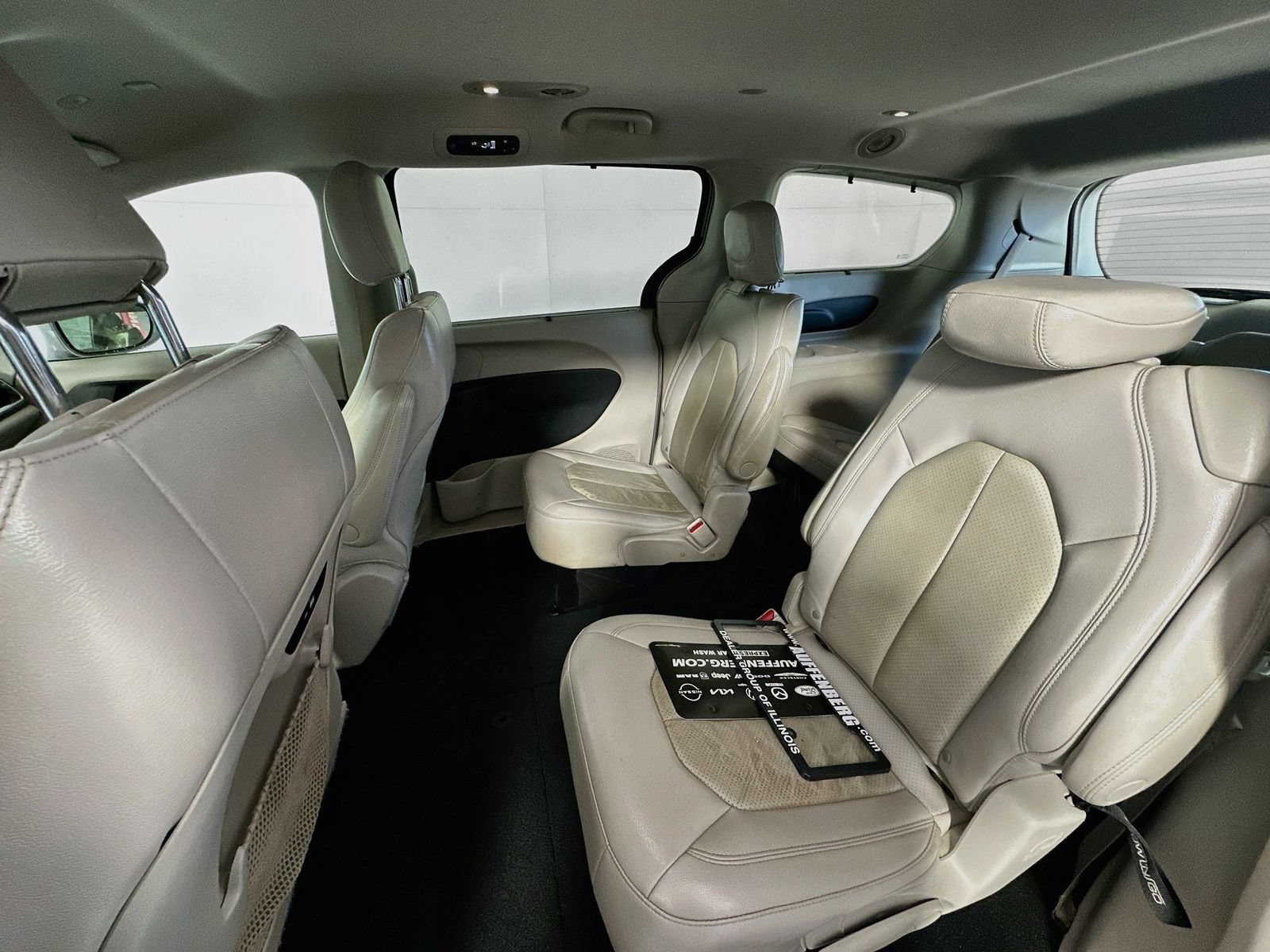 Used 2021 Chrysler Pacifica Touring-L FWD image 23