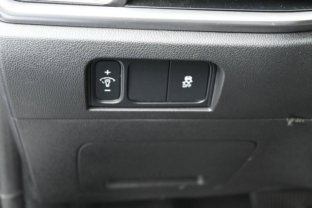 Used 2025 Kia Sorento S FWD image 16