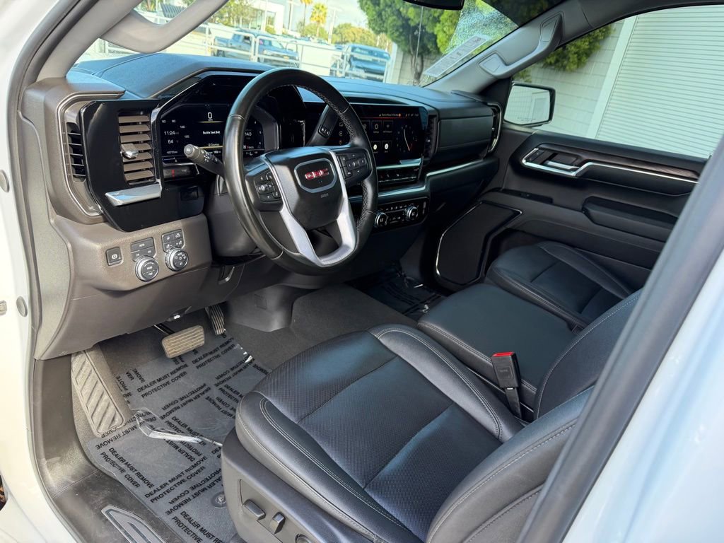 Used 2024 GMC Sierra 1500 SLT image 2