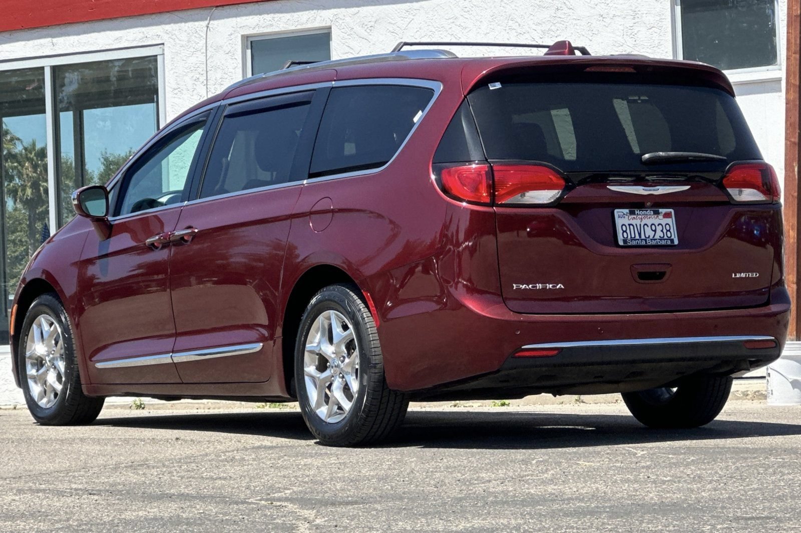 Used 2018 Chrysler Pacifica Limited FWD image 6