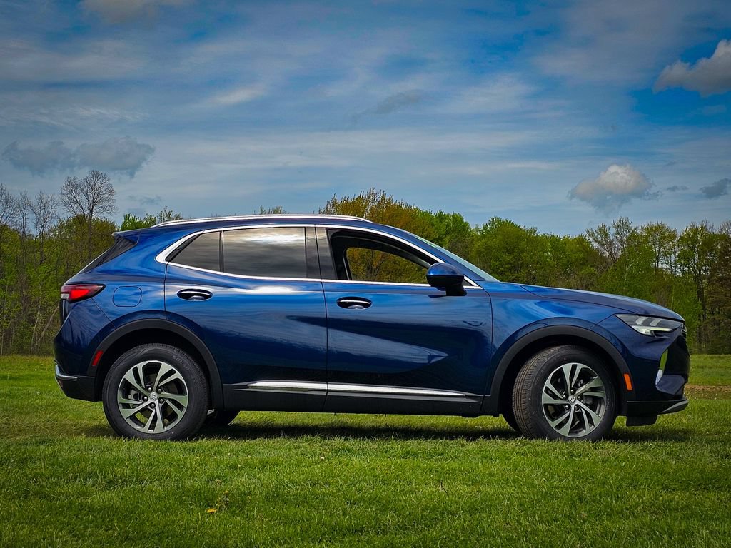 Used 2023 Buick Envision Essence AWD/4WD image 3