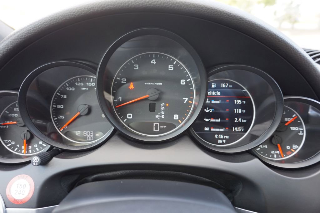 Used 2014 Porsche Cayenne Platinum Edition AWD/4WD image 33