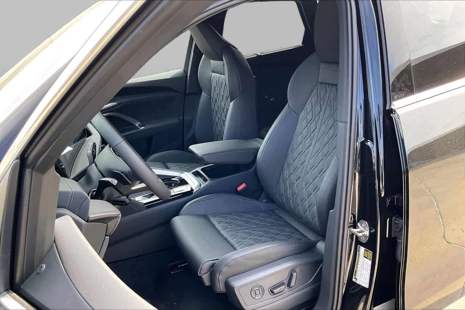 New 2026 Audi SQ5 Prestige AWD/4WD image 9