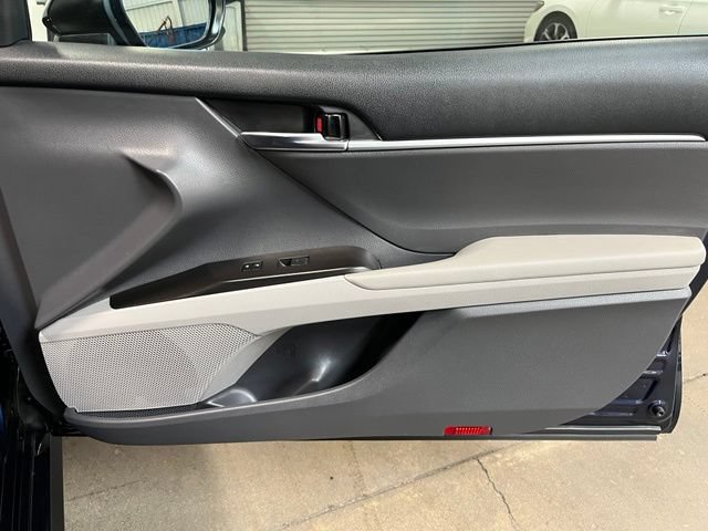 Used 2022 Toyota Camry LE FWD image 11