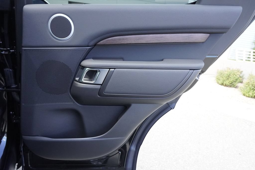 New 2026 Land Rover Discovery S AWD/4WD image 25