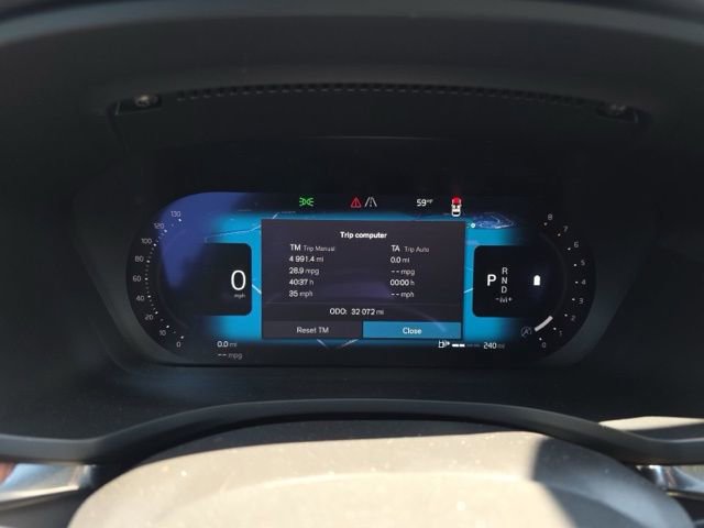 Used 2025 Volvo V60 B5 Cross Country Plus AWD/4WD image 16