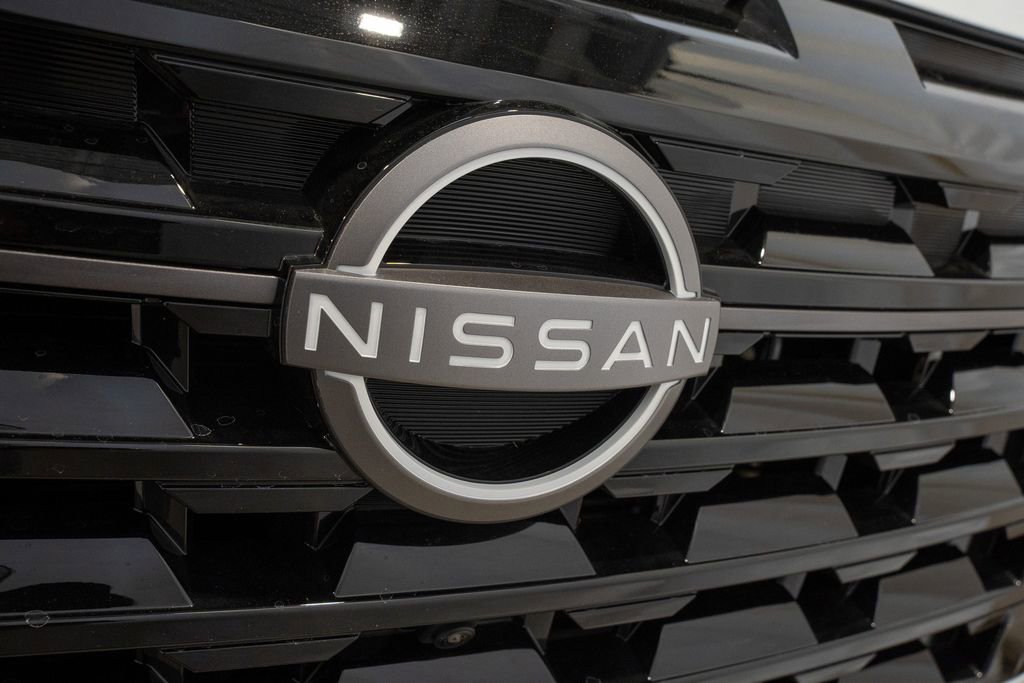 New 2026 Nissan Pathfinder Platinum image 3