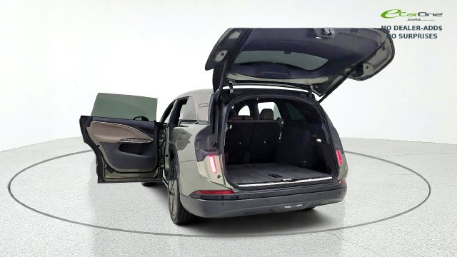 Used 2026 Lucid Gravity Grand Touring AWD/4WD image 16