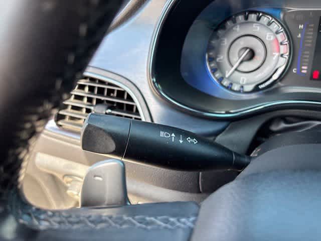 Used 2015 Chrysler 200 S FWD image 15