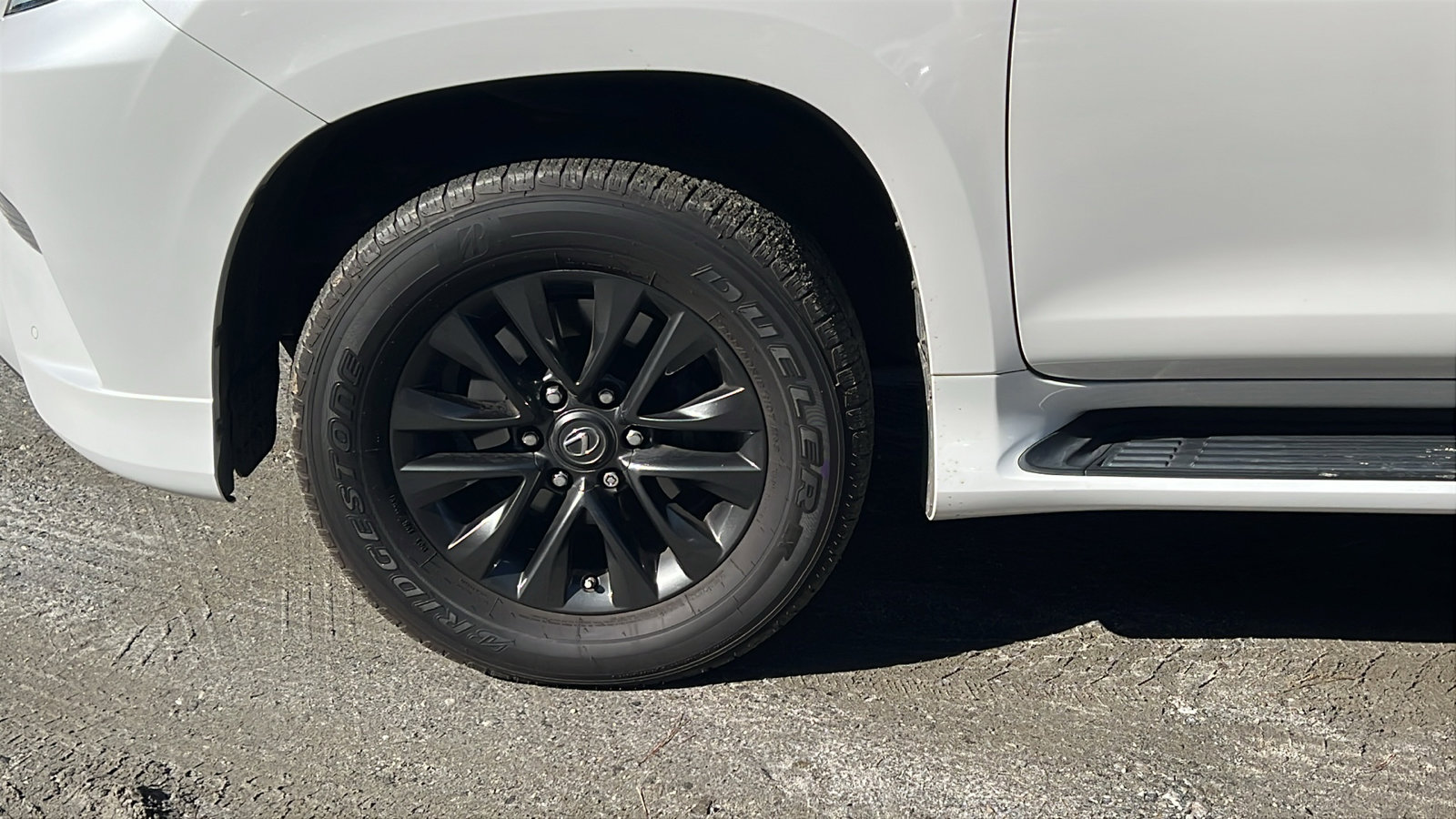 Used 2020 Lexus GX 460 Premium w/ Premium Package image 12