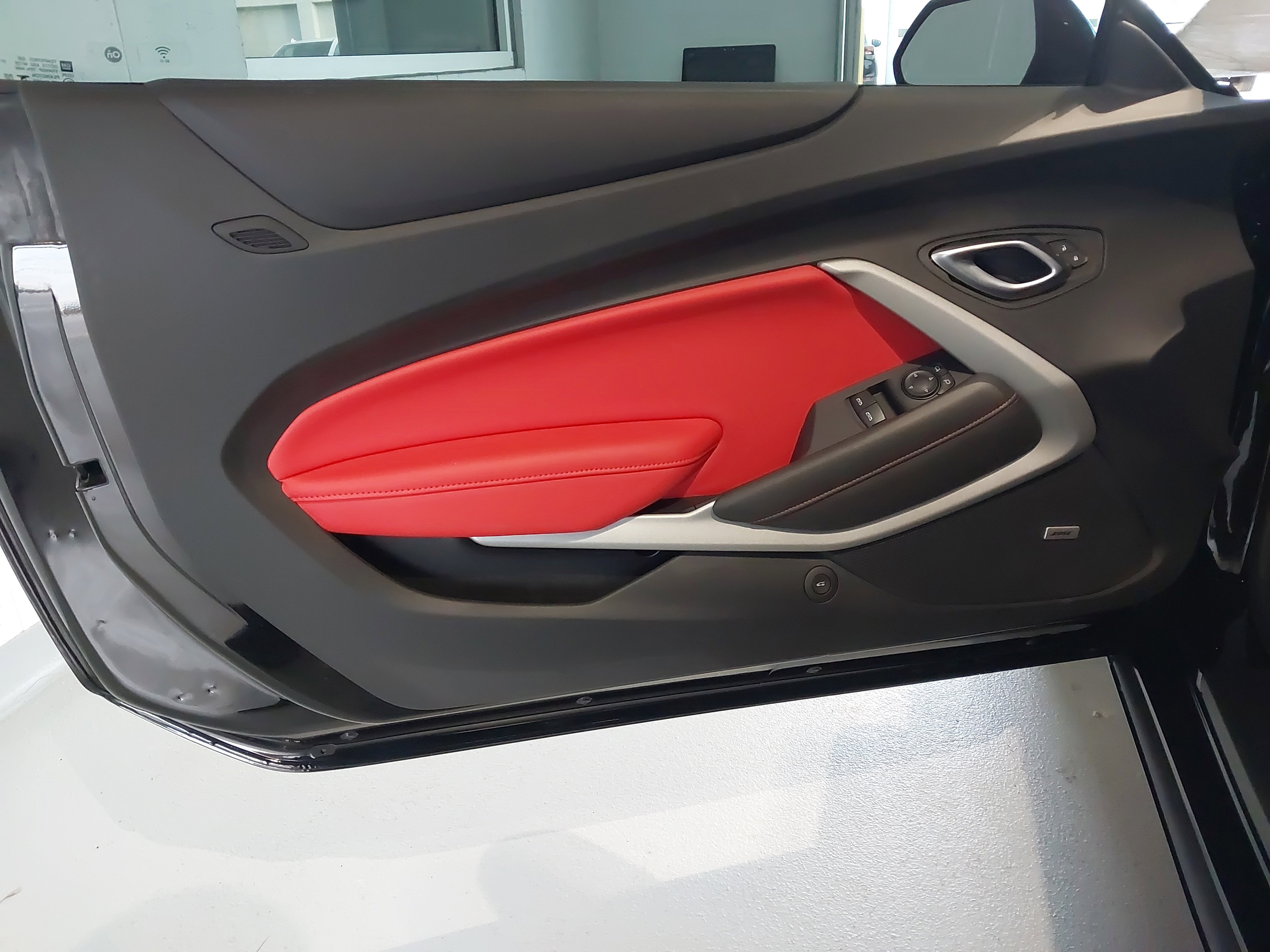 Used 2024 Chevrolet Camaro LT w/ Technology Package image 25