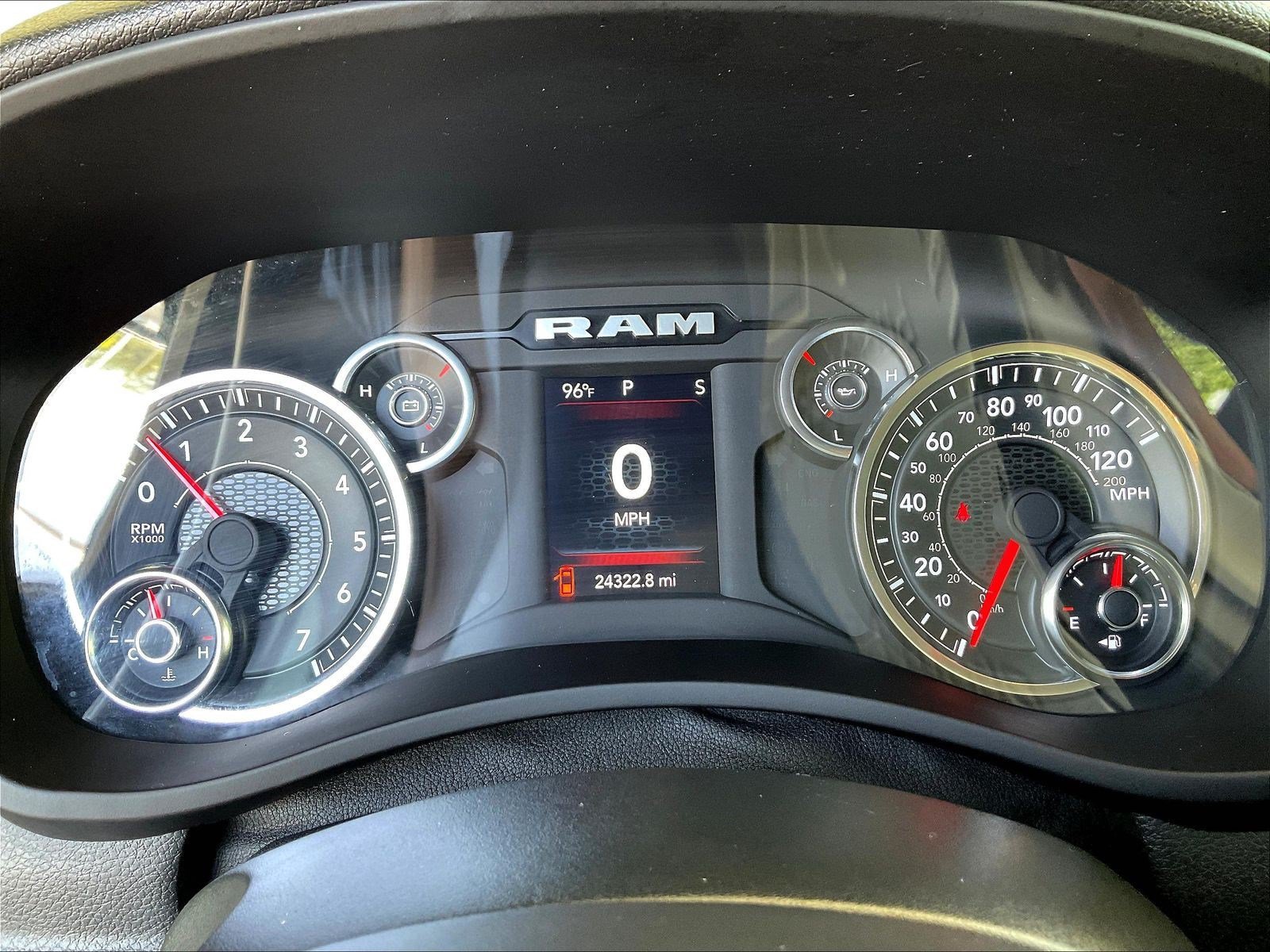Used 2024 RAM 2500 Tradesman w/ Chrome Appearance Group AWD/4WD image 14