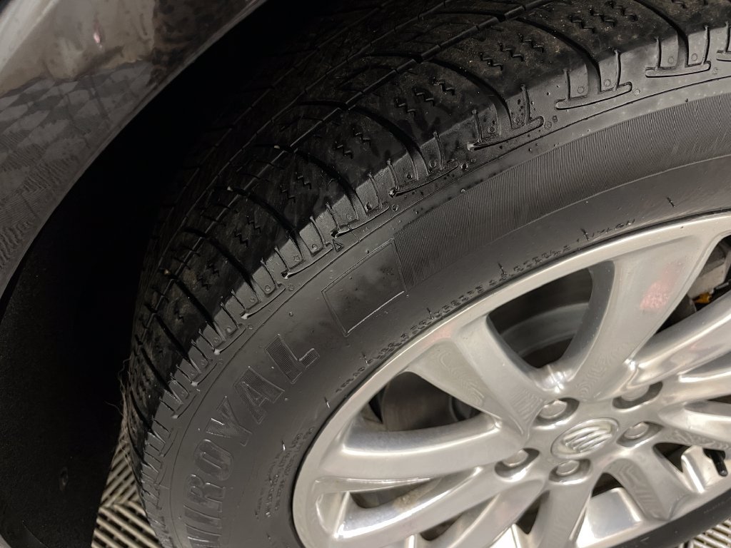 Certified 2020 Buick Envision Essence AWD/4WD image 50