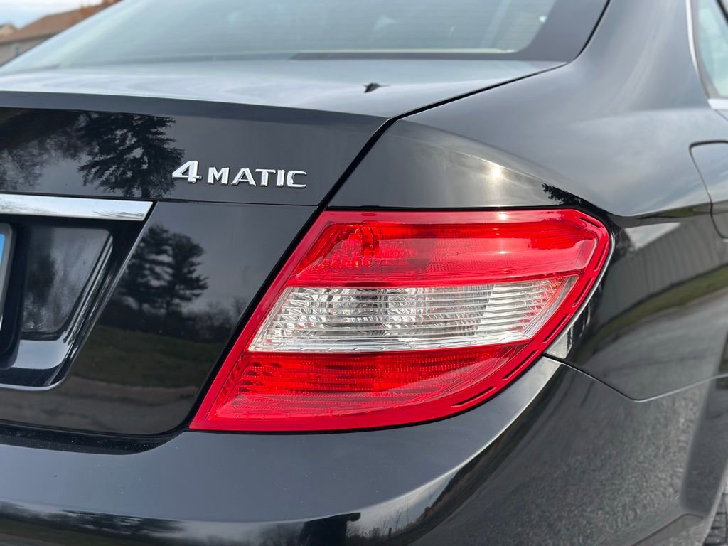 Used 2011 Mercedes-Benz C 300 4MATIC Sedan image 12
