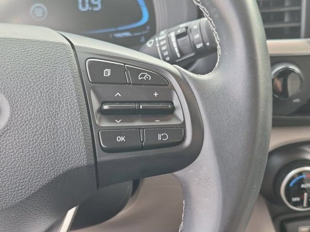 Used 2025 Hyundai Venue SEL FWD image 21