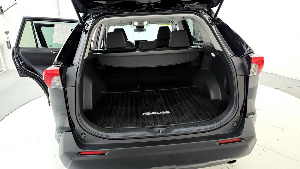 Certified 2025 Toyota RAV4 XLE AWD/4WD image 20