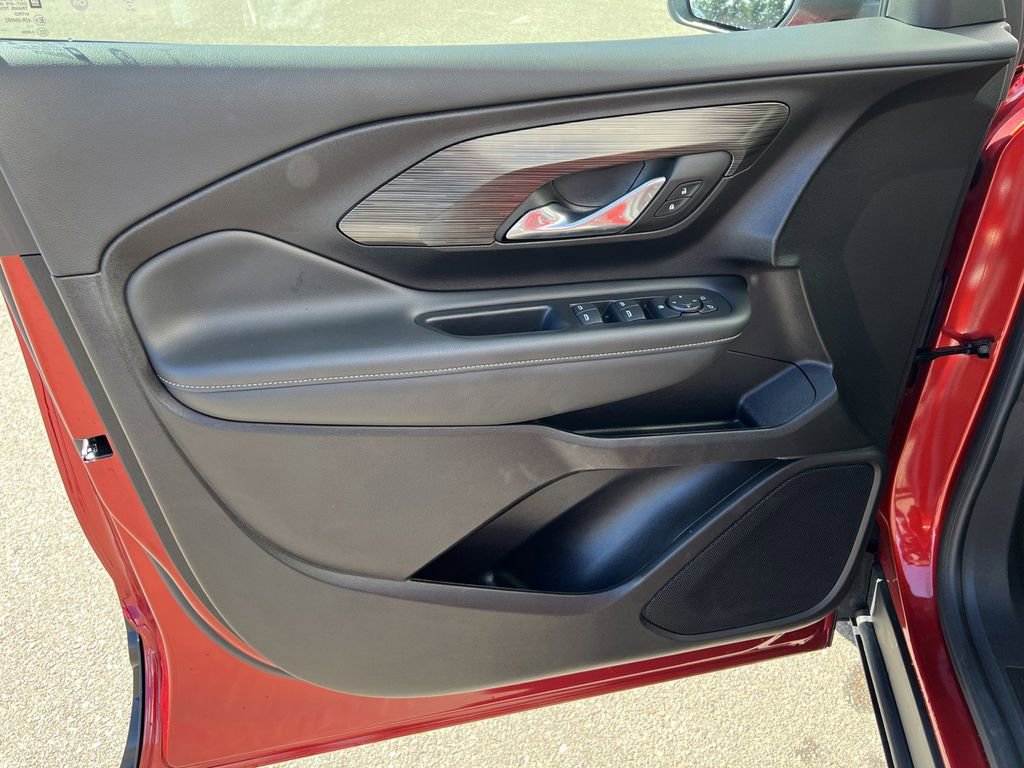 Used 2024 GMC Terrain SLE image 10