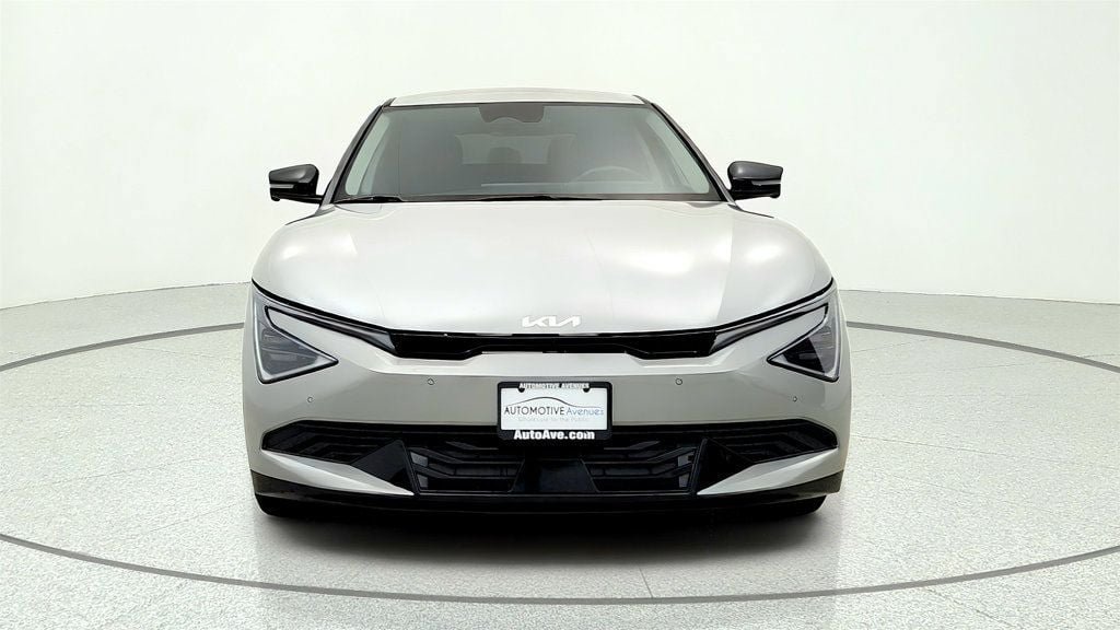 Used 2025 Kia EV6 Wind RWD image 2