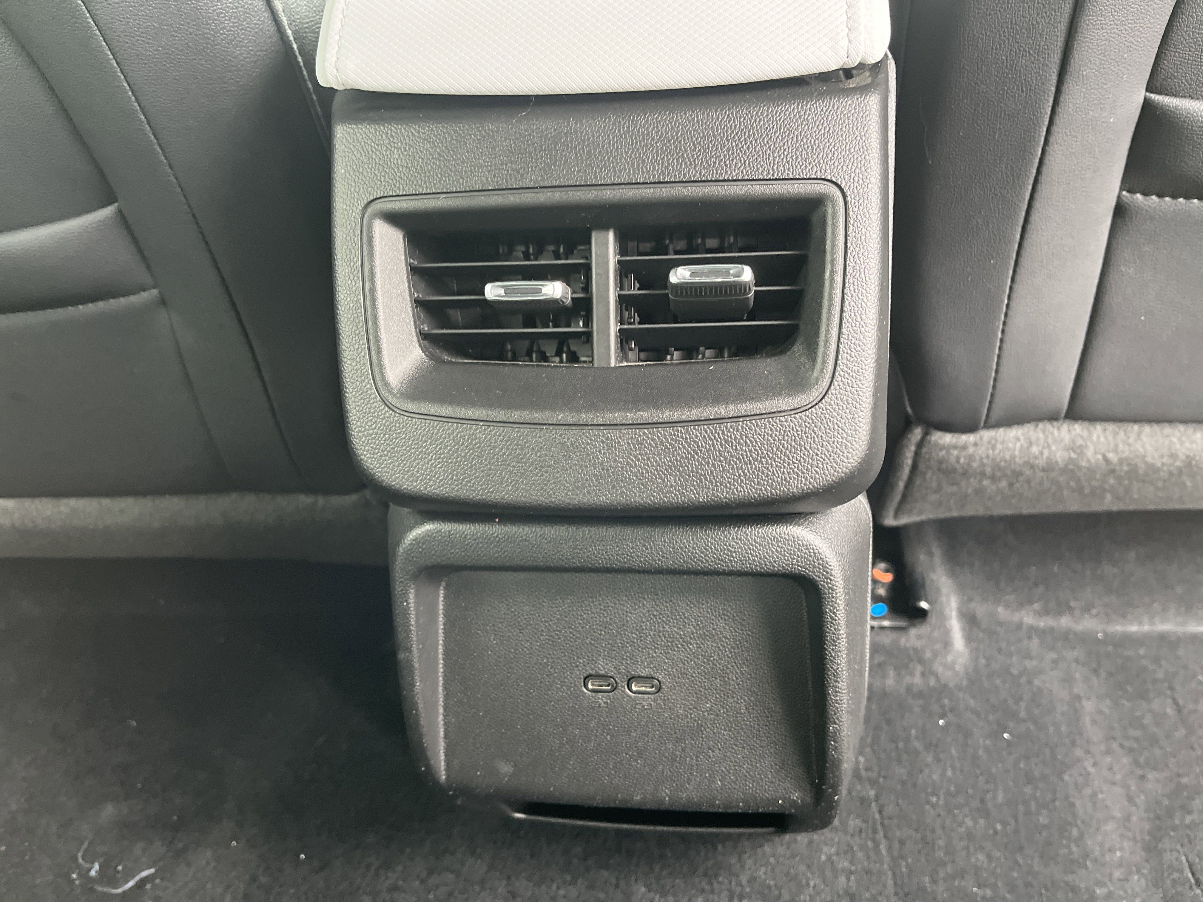 Used 2025 Chevrolet Equinox EV LT w/ Convenience Package image 14