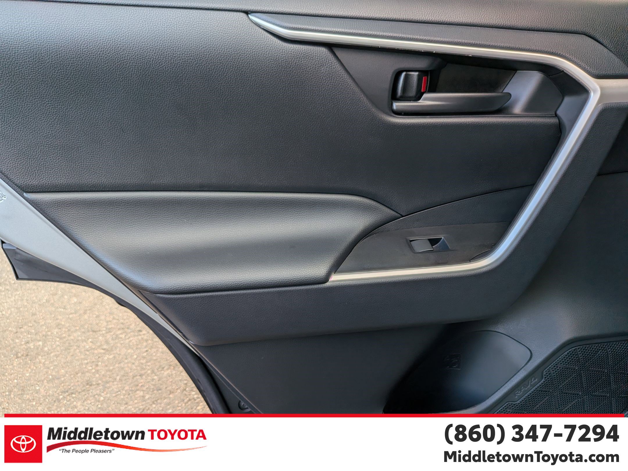 Certified 2025 Toyota RAV4 LE image 28