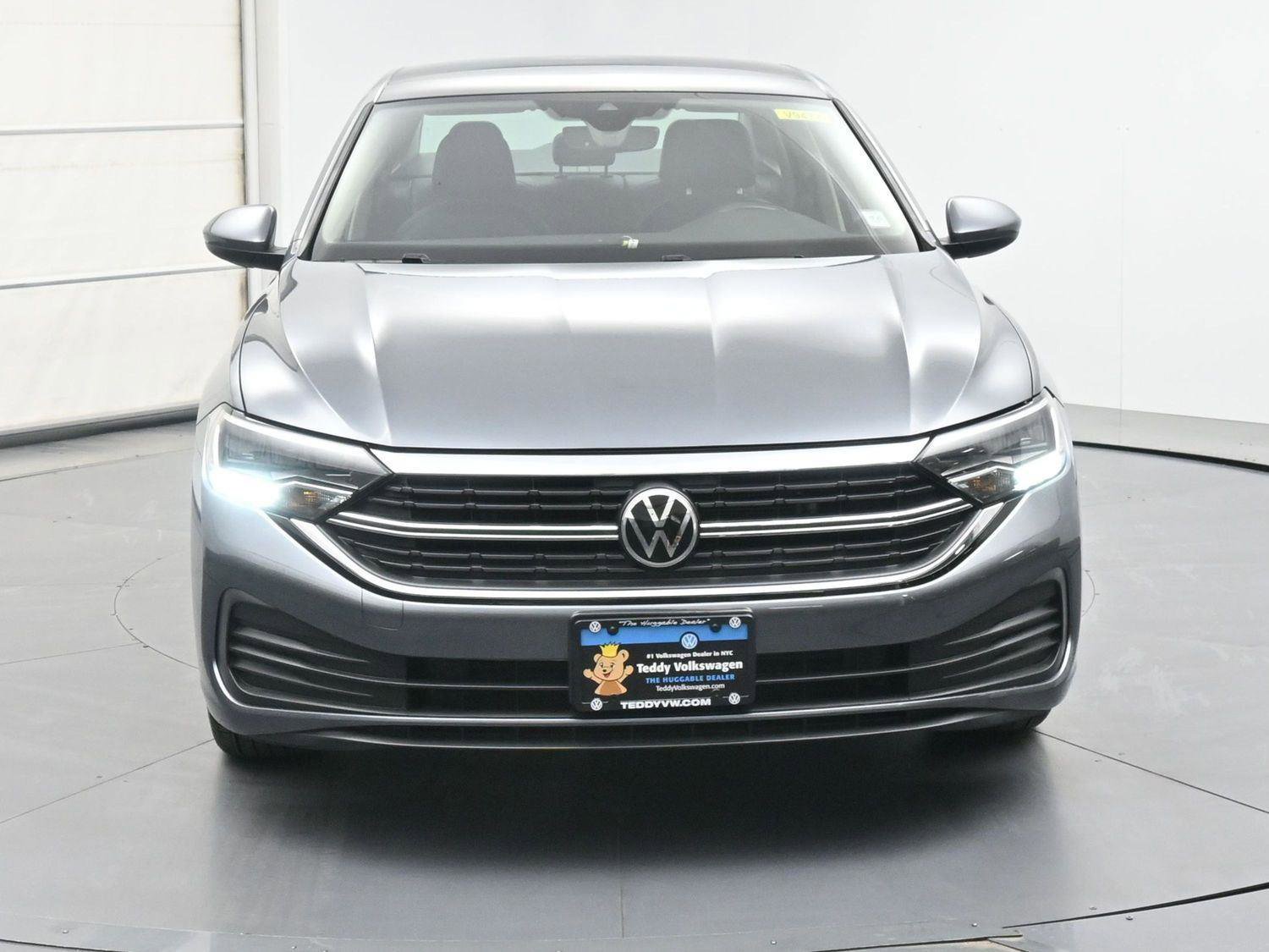 Used 2022 Volkswagen Jetta SE w/ Panoramic Sunroof Package FWD image 24