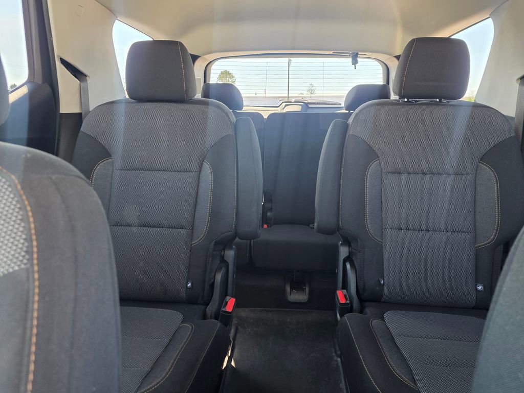 Used 2021 Chevrolet Traverse LT image 7