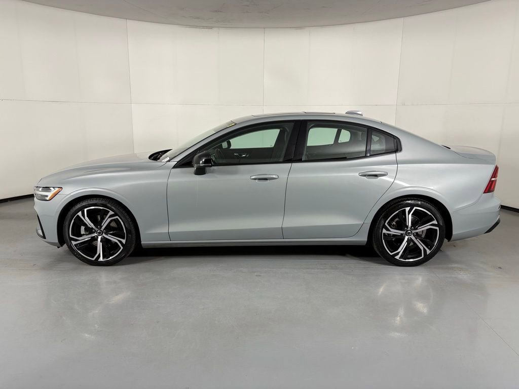 Used 2024 Volvo S60 B5 Core AWD/4WD image 5