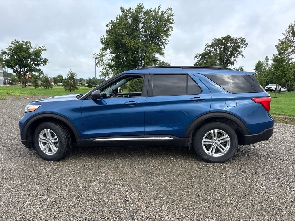 Used 2023 Ford Explorer XLT w/ Equipment Group 202A AWD/4WD image 7