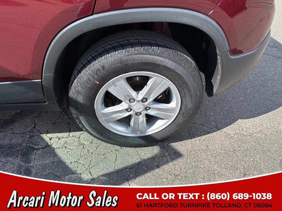 Used 2016 Chevrolet Trax LT w/ LT Sun and Sound Package AWD/4WD image 9