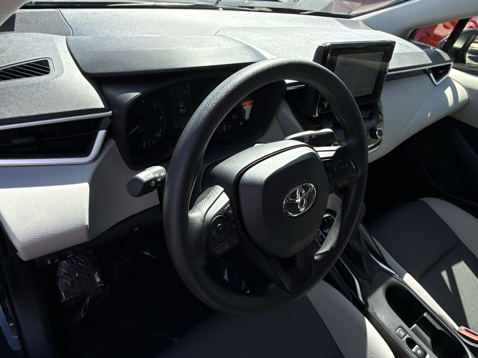Used 2025 Toyota Corolla LE image 16