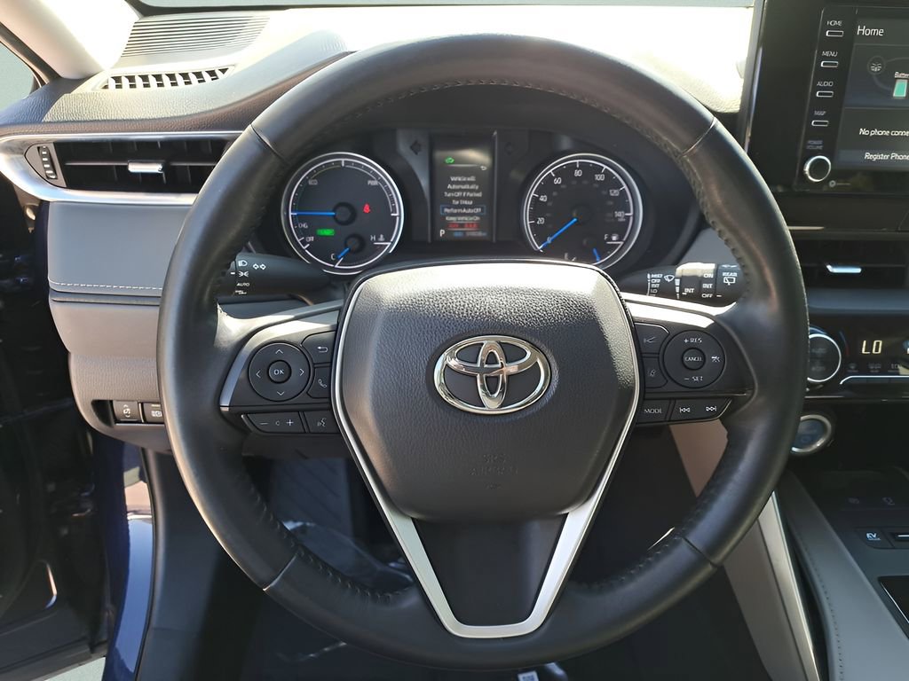 Used 2022 Toyota Venza LE image 18