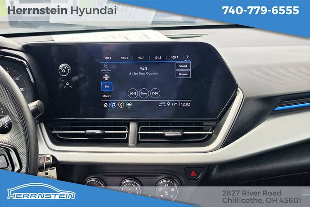 Used 2025 Chevrolet Trax LS w/ LS Convenience Package FWD image 9