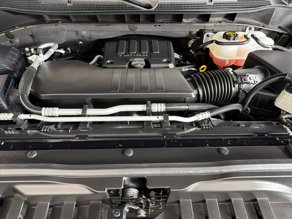 Used 2025 Chevrolet Silverado 1500 LT Trail Boss w/ LPO, Dark Essentials Package AWD/4WD image 24
