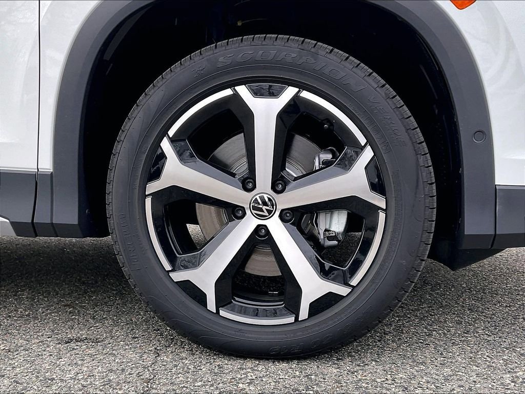 New 2026 Volkswagen Tiguan SE AWD/4WD image 8