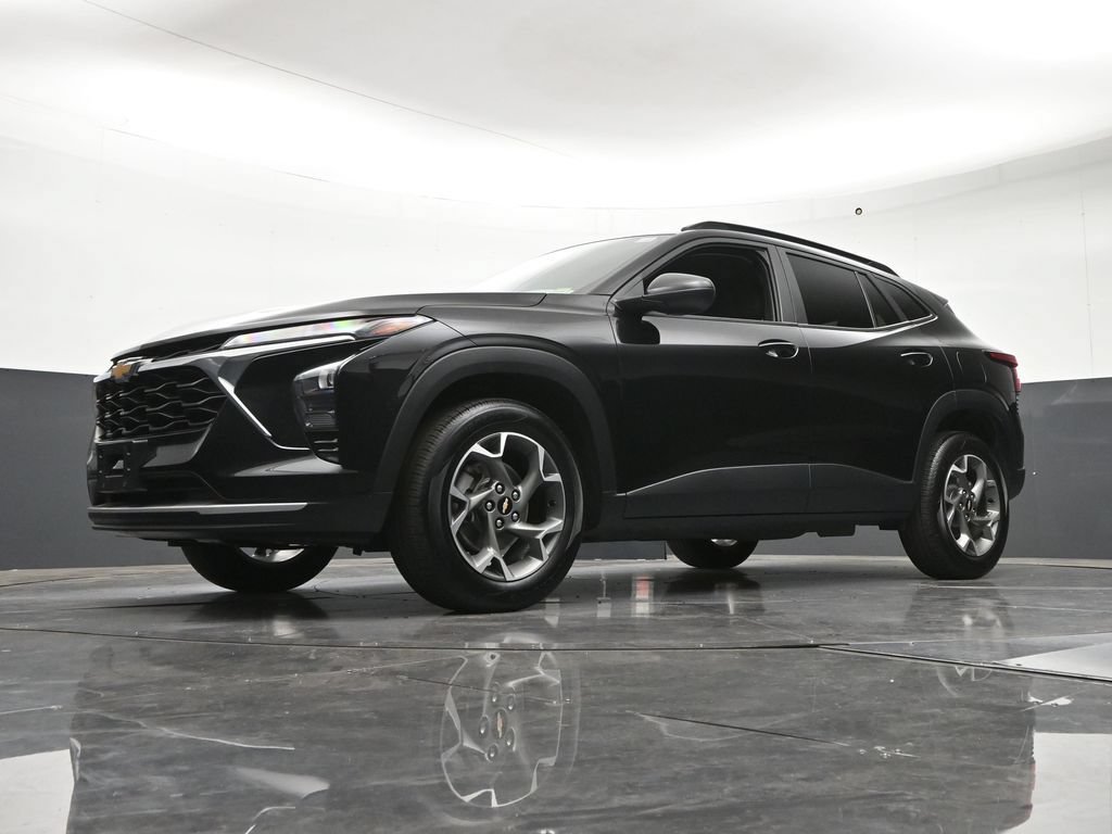 Used 2024 Chevrolet Trax LT FWD image 24