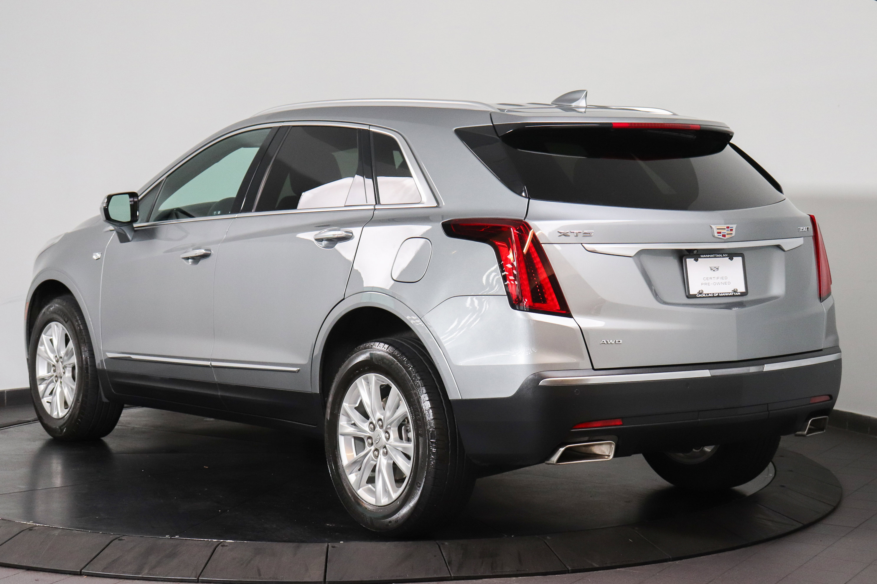 Used 2023 Cadillac XT5 Luxury AWD/4WD image 3