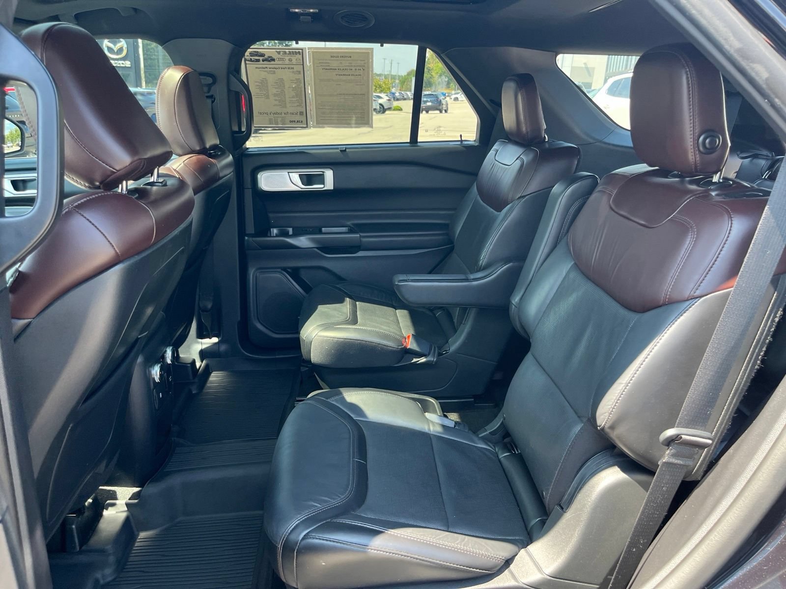 Used 2020 Ford Explorer Platinum w/ Premium Technology Package AWD/4WD image 31