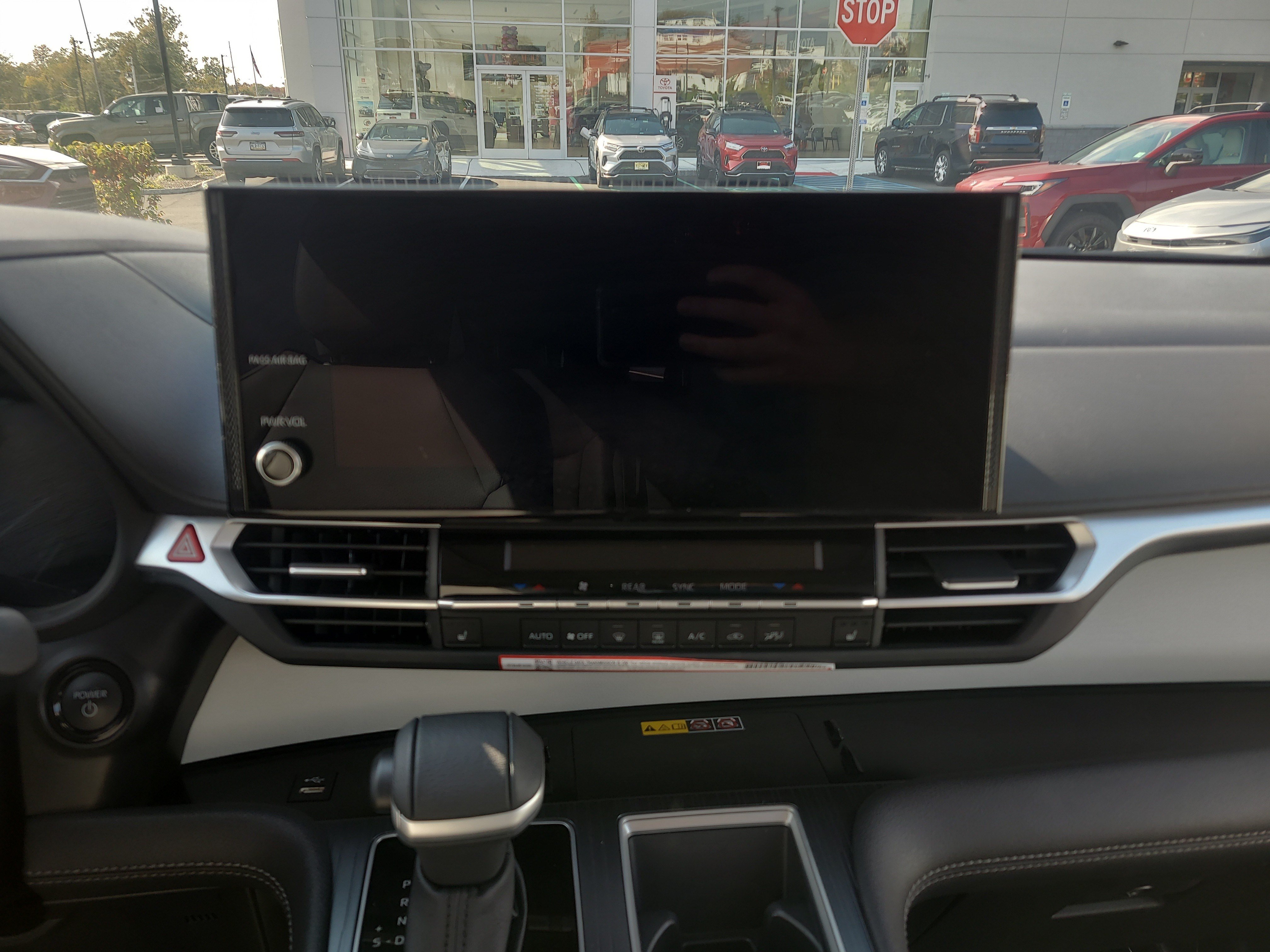 Certified 2026 Toyota Sienna XLE FWD image 20