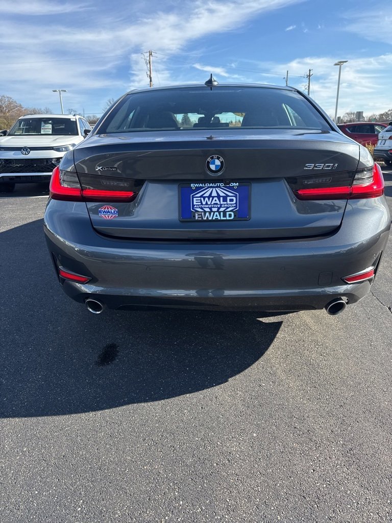 Used 2021 BMW 330i xDrive Sedan w/ Convenience Package image 19