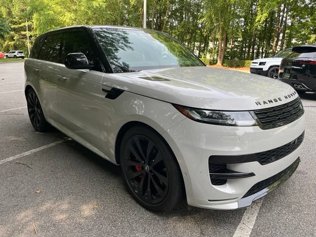 Used 2025 Land Rover Range Rover Sport Dynamic SE AWD/4WD image 2