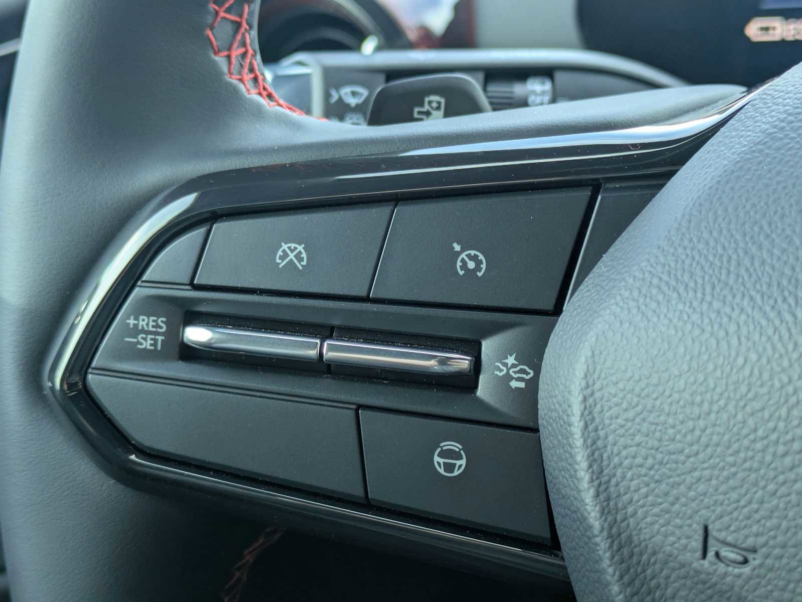 New 2026 Chevrolet Blazer EV RS w/ LPO, Blackout Package AWD/4WD image 25