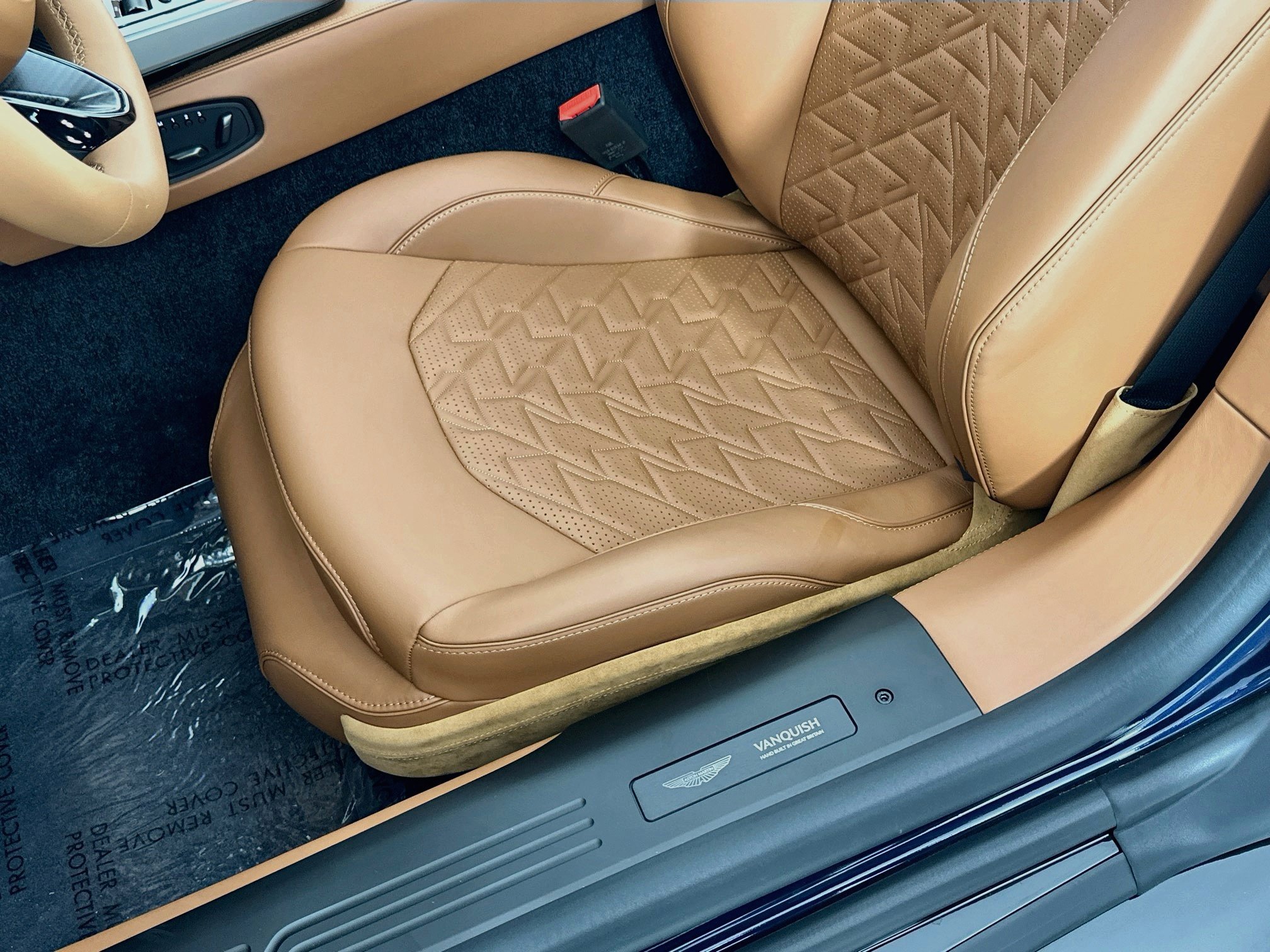 New 2026 Aston Martin Vanquish Convertible RWD image 17