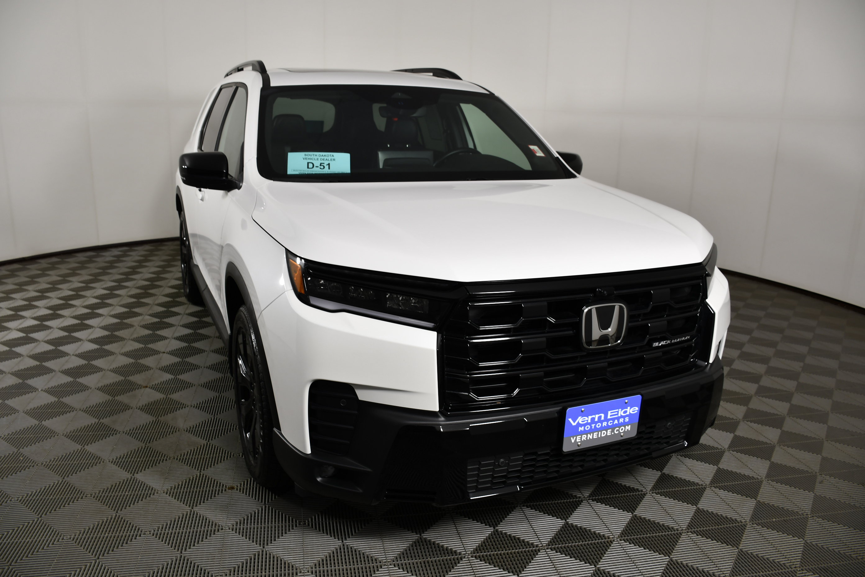 Certified 2026 Honda Pilot Black Edition image 3