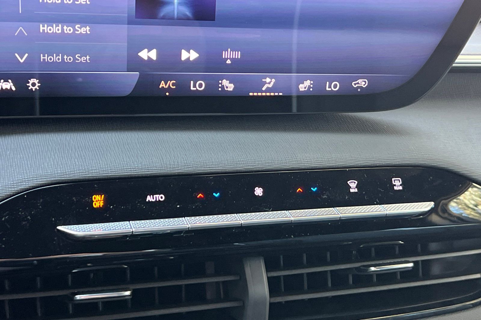 New 2026 Buick Enclave Sport Touring w/ Power Package image 21