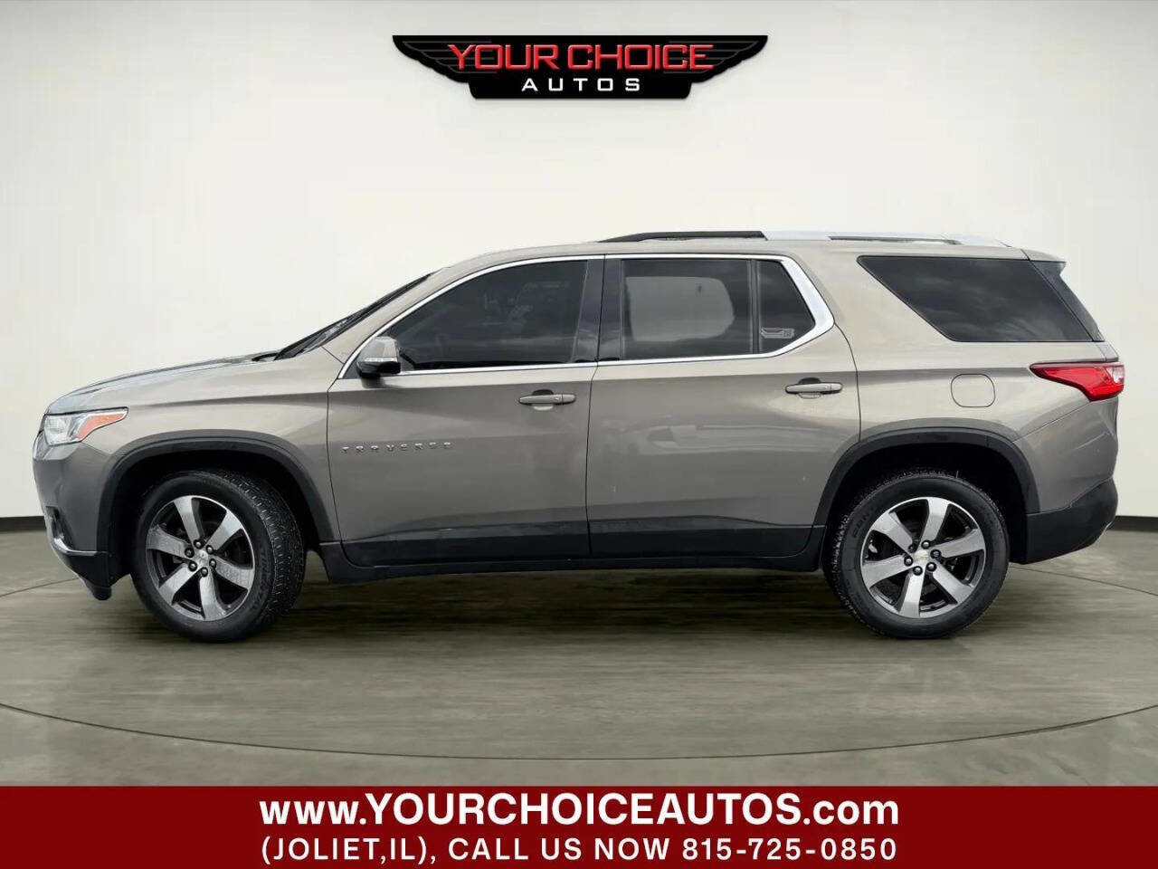 Used 2018 Chevrolet Traverse LT image 2